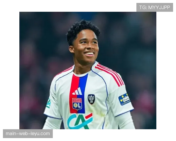 巴黎1-2里昂暂1分领跑，恩德里克传射G·拉莫斯失点